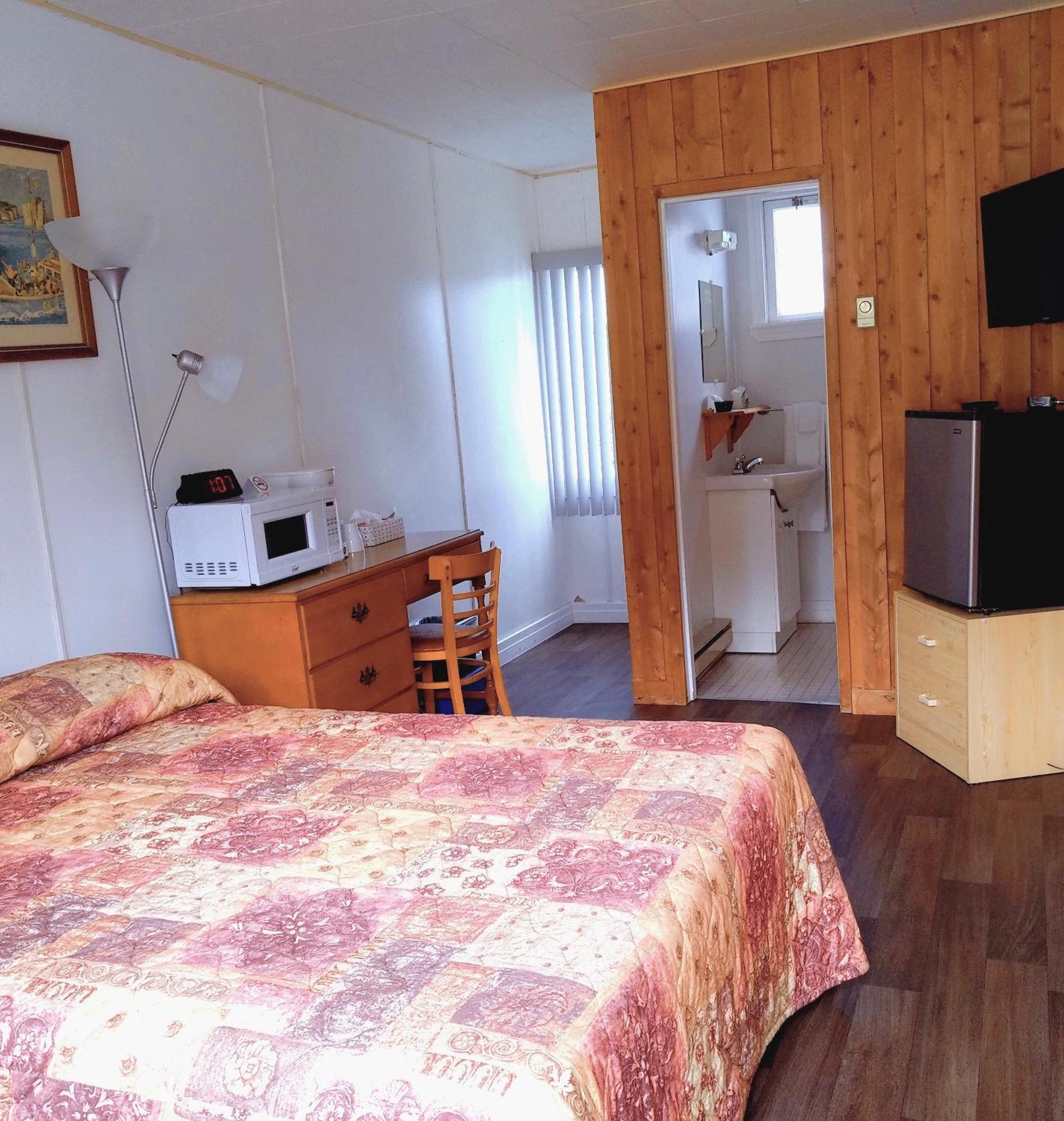 & Ramsay Motel